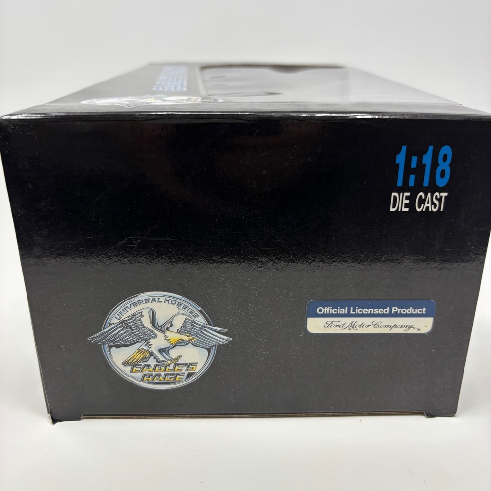 Ford Mustang GT Convertible Red 1:18 Eagle's Race Diecast Toys R Us NIB - Picture 8 of 10